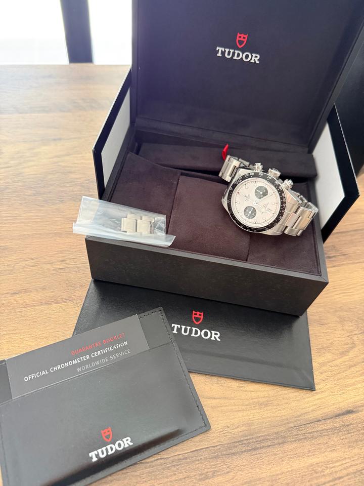 Black Bay Chrono